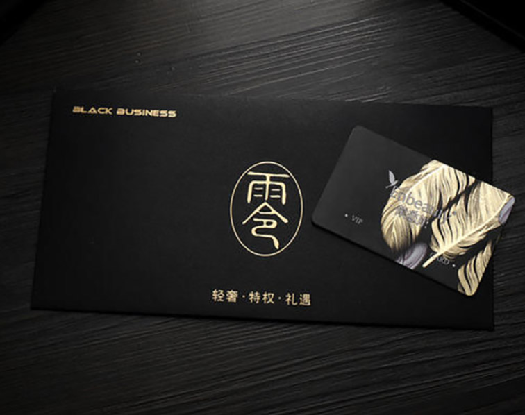 看看廣州包裝廠是如何提高禮品包裝盒的燙金工藝 (2).jpg